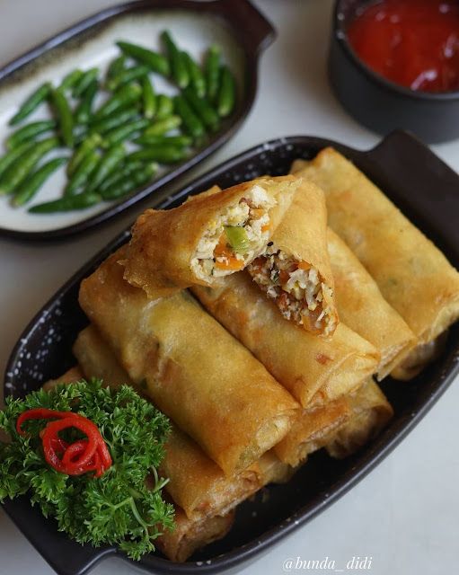 Mini Lumpia Sayur & Ayam dengan Saus Asam Manis